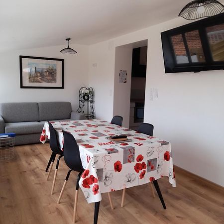 Logement Lumineux Avec Terrasse La Roche-sur-Yon Eksteriør billede